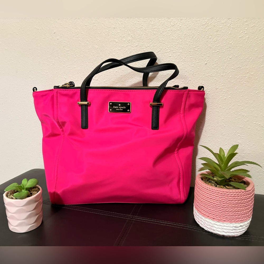 NWT Bold Kate Spade Cute Fuchsia Tote with Black Leather Handles & Gold Accents